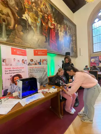 Projekte der Städt. Berufsschule für Fachkräfte in
		Arzt- und Tierarztpraxen und Pharm.-kaufm. Angestellte