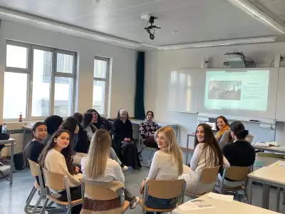 Projekte der Städt. Berufsschule für Fachkräfte in
		Arzt- und Tierarztpraxen und Pharm.-kaufm. Angestellte